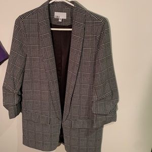 DR2 size small blazer with slouchy sleeves.